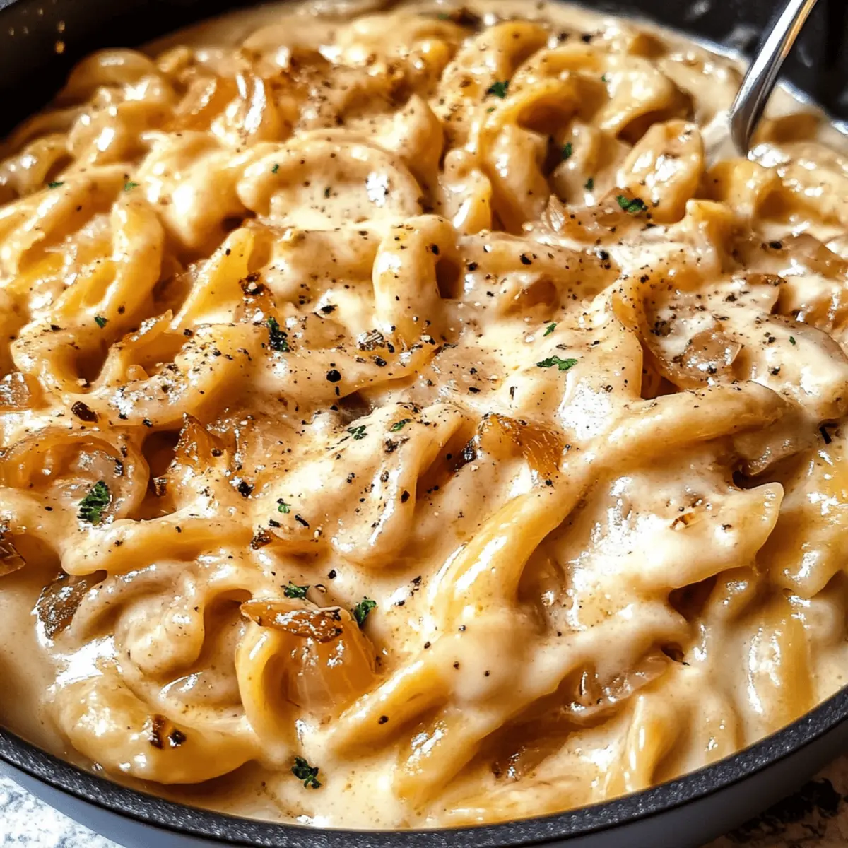 Ein-Topf Französische Zwiebel Pasta für Gemütliche Abende