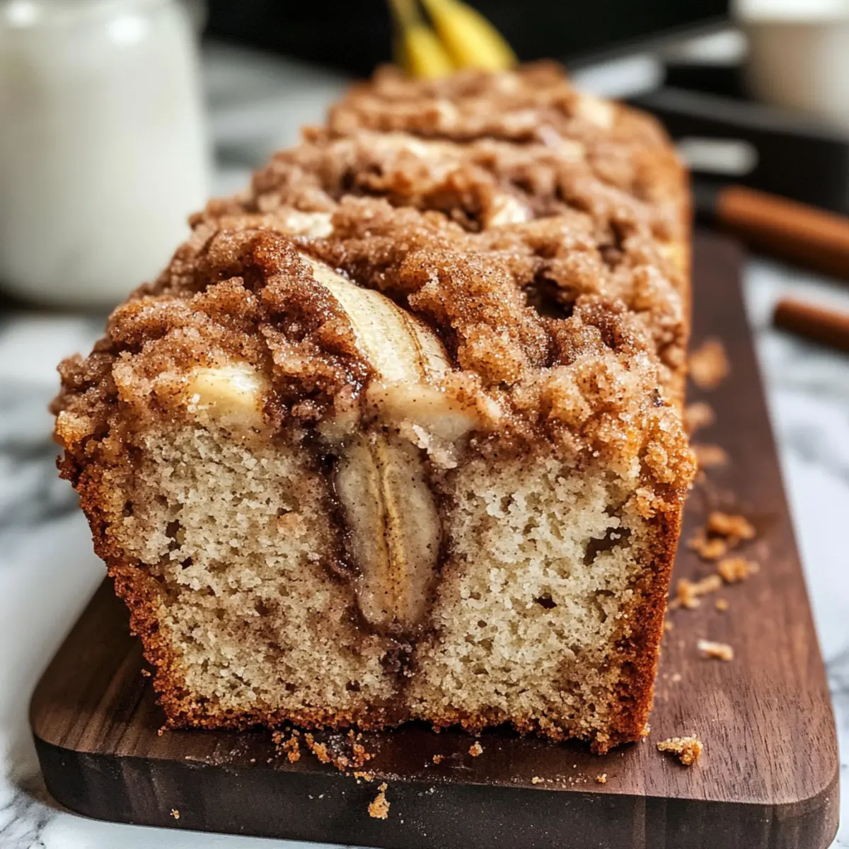 Veganes Zimt-Strudel-Bananenbrot mit Streuseln genießen