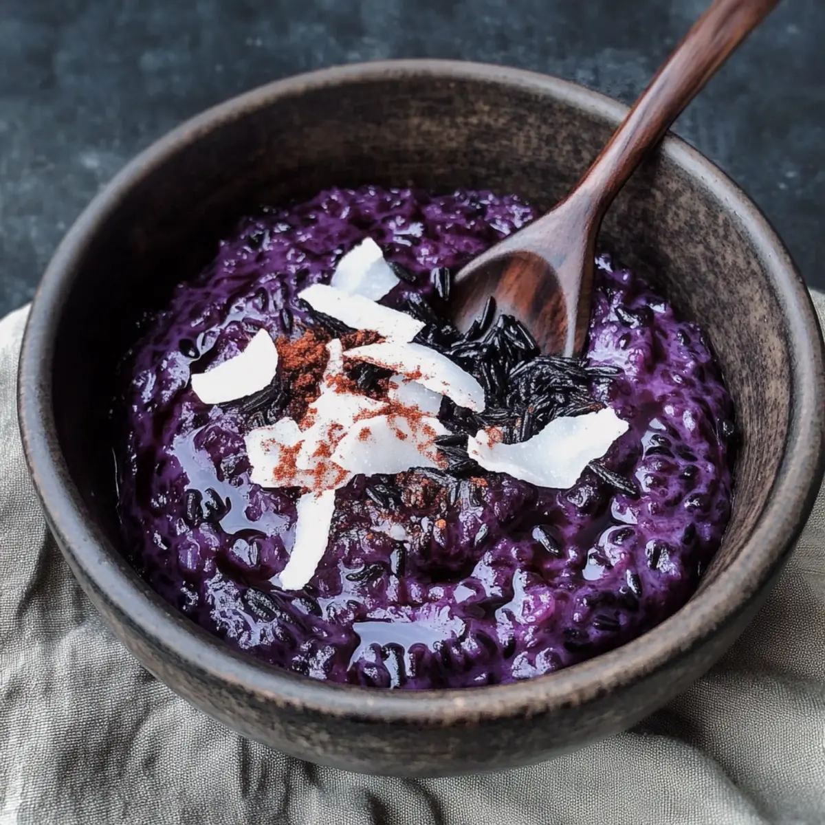 Schwarzer Reispudding: Cremiger Genuss mit 3 Zutaten